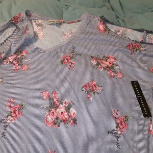 NWT Absolutely Famous Top 3x